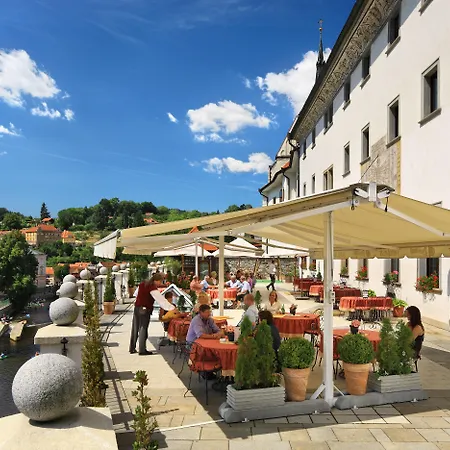 Ruze & Wellness 5* Český Krumlov