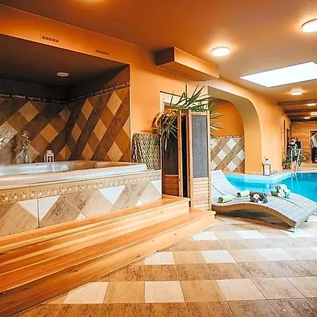 Ruze & Wellness Český Krumlov