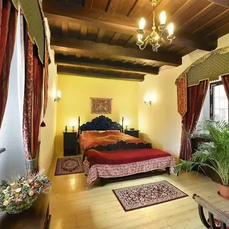 Ruze Hotel