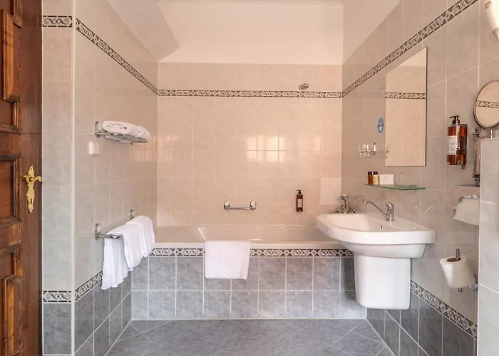 Ruze & Wellness Ξενοδοχείο 5*